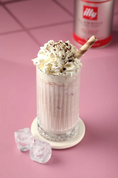 çilekli frappe